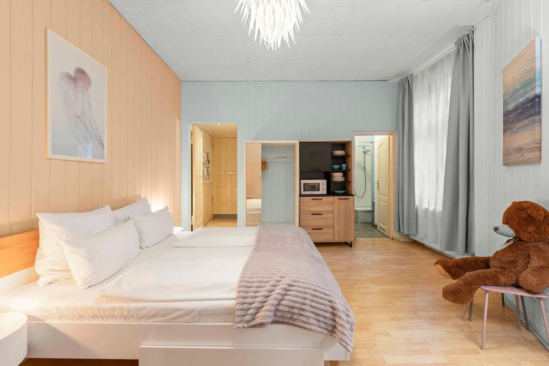 Appartement 33 H S-bahn Schoenhauser Allee *